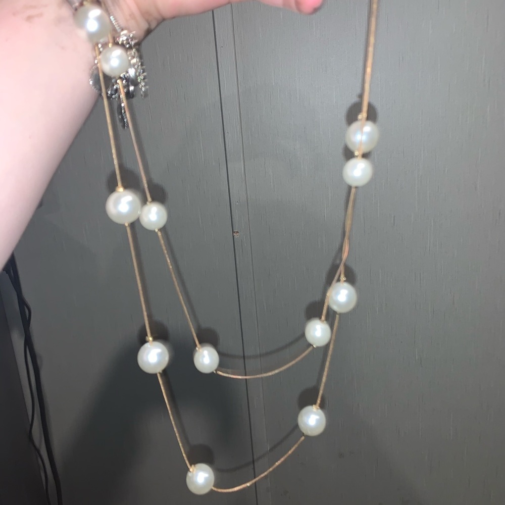 Layered pearl necklace